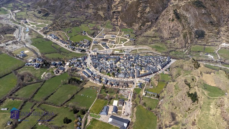 Foto bf23e2c4-f1b8-4df2-b0c1-0ceaea258c81. Flat with fireplace heating in Benasque