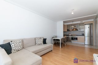 Flat  Calle de la constitución. Vivienda con terraza de 13 m², garaje, trastero, piscina y gimna