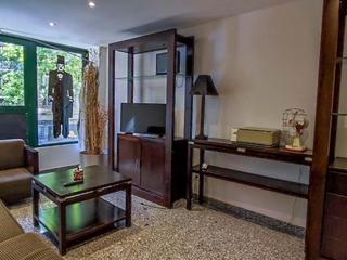 Local Comercial a Sant Antoni. Venta de oficina con loft esquerra eixample cerca de gran vía de