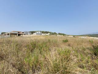 Terreny residencial a Sant Esteve Sesrovires. Terreno edificable con proyecto y permiso de obra vigente en san