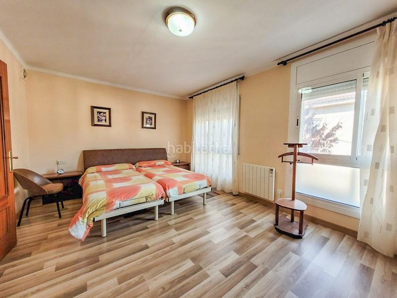 Foto 3b03cd42-875c-4513-bc9d-fb5b532c1a8e. Maison avec chauffage parking dans Nucli Urbà Esparreguera