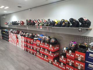 Pas-de-porte Local commercial à Sant Ramon - Maternitat. Tienda de motos con taller  en traspaso en barcelona