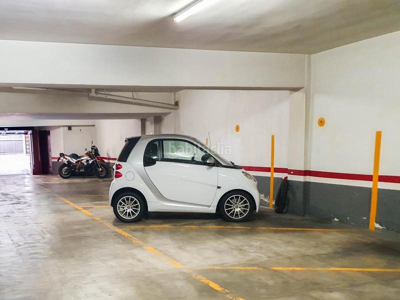 Foto 75ce2c95-5a8c-43bd-8992-2348136f9d69. Parking coche parking en venta en calle bertran en Barcelona