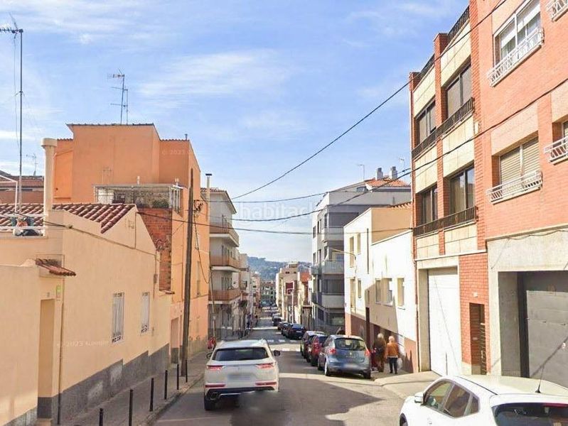 Foto b89bf862-29a2-414b-83f9-f39faa247b5a. Local comercial a Can Palet Terrassa