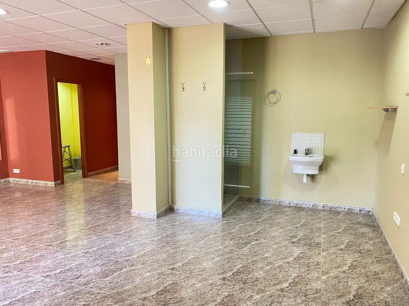 Foto e57950b7-e3fd-464b-99ff-7bd3bfaf6c9c. Local comercial a Martorell