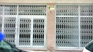 Lloguer Local Comercial a Nucli Urbà. Local centrico en esparreguera con despacho y servicios