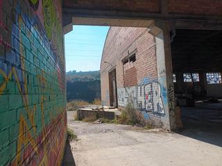 Lloguer Local Comercial a Nucli Urbà. Almacén en alquiler para reformaradaptar a sus necesidades en es