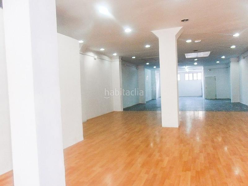 Foto b8fb98dd-4f68-4ed7-b032-7f313aa89e0f. Affitto locale commerciale in Eixample Sabadell