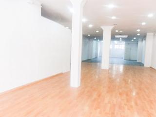 Location Local commercial à Eixample. Local diáfano en alquiler, sabadell, zona  creu de barbera
