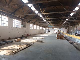 Lloguer Local Comercial a Nucli Urbà. Almacén en alquiler para adaptar a sus necesidades en esparregue