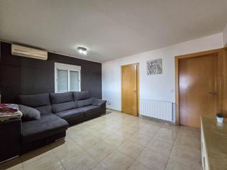 Xalet a Sant Vicen dels Horts. Casa adosada a la venta en zona la guardia de sant vicen dels h