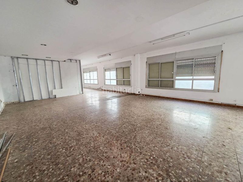 Foto 19ea604a-18ed-4622-978b-4fea72619d07. Alquiler local comercial edificio de tres plantas en alquiler en barberá del vallés en Barberà del Vallès