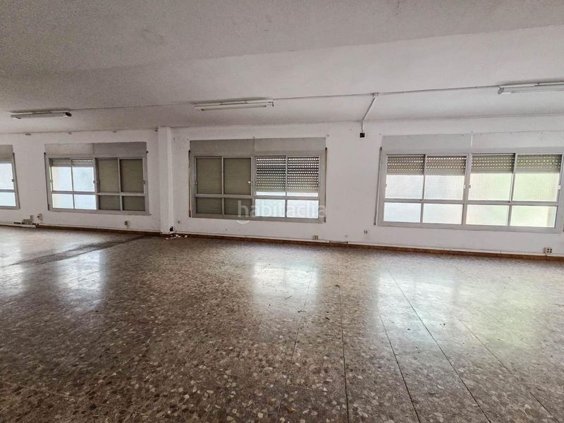 Foto 2bc1969a-ddef-41ae-98c4-fdaa98581e21. Alquiler local comercial edificio de tres plantas en alquiler en barberá del vallés en Barberà del Vallès