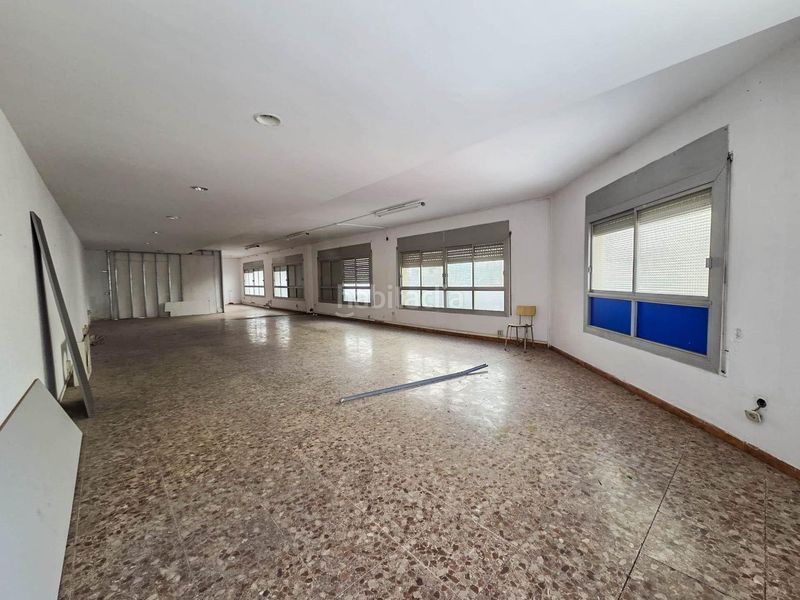 Foto 91d17eba-29ad-4943-8ce6-a5454e0bd857. Alquiler local comercial edificio de tres plantas en alquiler en barberá del vallés en Barberà del Vallès