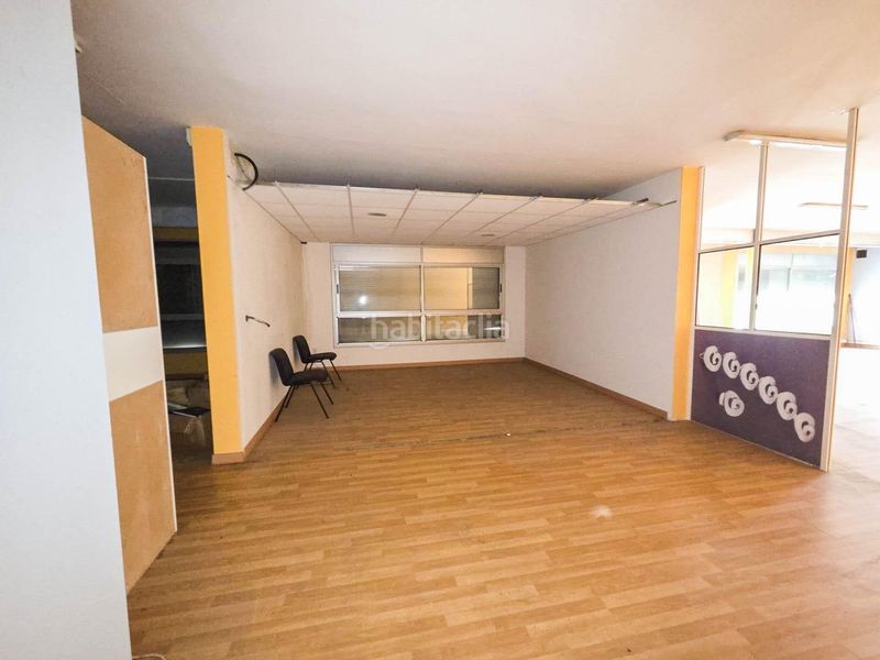 Foto c426d917-9629-4495-b2f9-b118befa3e87. Alquiler local comercial edificio de tres plantas en alquiler en barberá del vallés en Barberà del Vallès