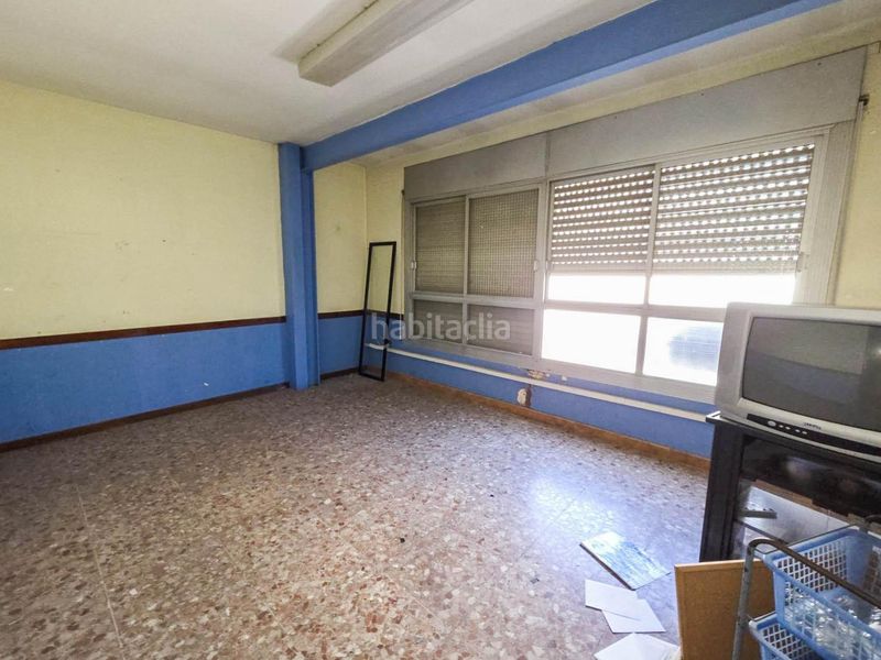 Foto d912b103-5340-448a-b76a-b0ea88e7866f. Alquiler local comercial edificio de tres plantas en alquiler en barberá del vallés en Barberà del Vallès