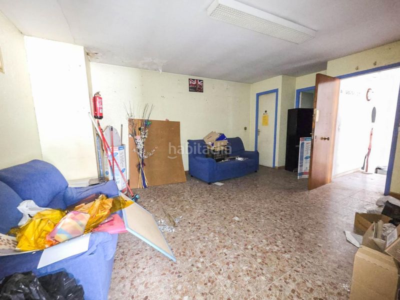 Foto e41140f1-319c-4287-8a57-b99e9807a998. Alquiler local comercial edificio de tres plantas en alquiler en barberá del vallés en Barberà del Vallès