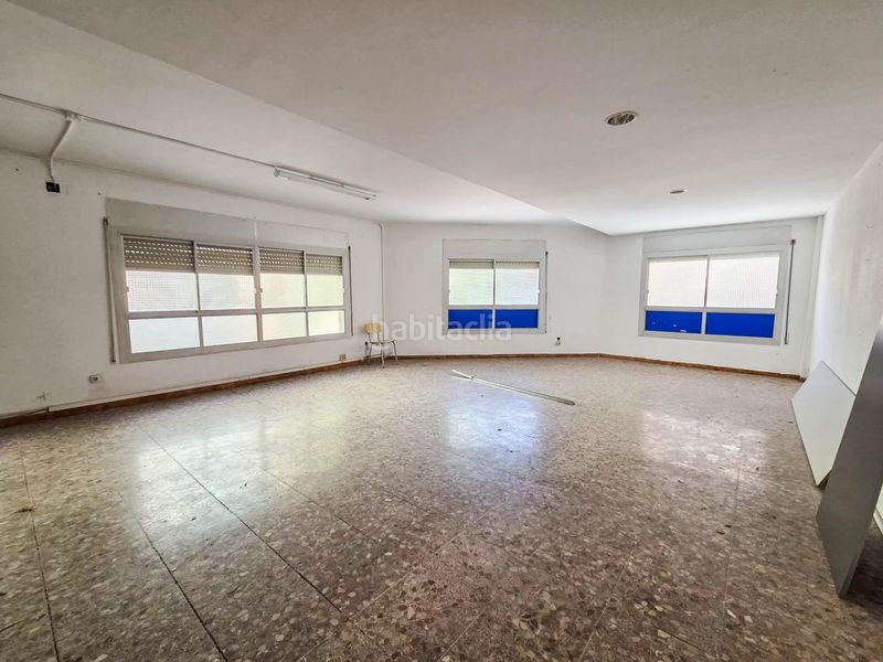 Foto 0cfa8b49-4ae6-424f-a6fb-4d7a0bf71886. Alquiler local comercial primera planta de edificio de oficinas en alquiler en barberá del vallés en Barberà del Vallès