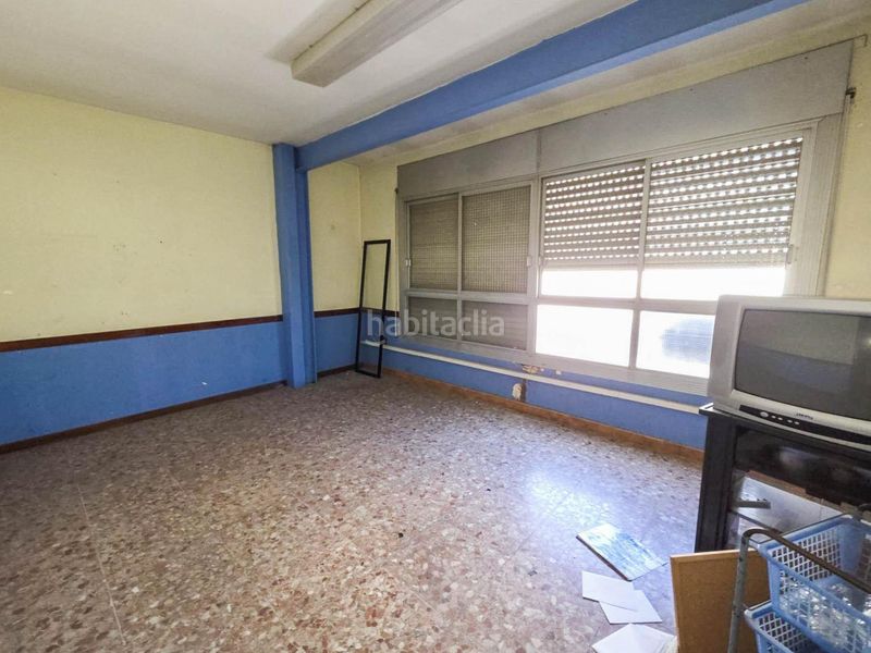 Foto febf43ac-e04b-4236-ab8c-c1b007142463. Location local commercial dans Centre-Eixample-Can Llobet Barberà del Vallès