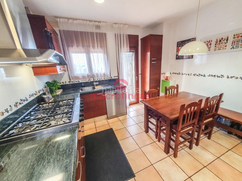 Foto ad0de3ea-33cb-47e3-ae52-6bd2bcb70964. Xalet amb aparcament piscina a Olesa de Montserrat