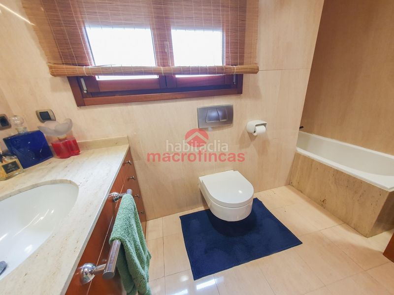 Foto cfb5f360-94ca-4d23-b7c9-2d96fde232c0. Xalet amb aparcament piscina a Olesa de Montserrat