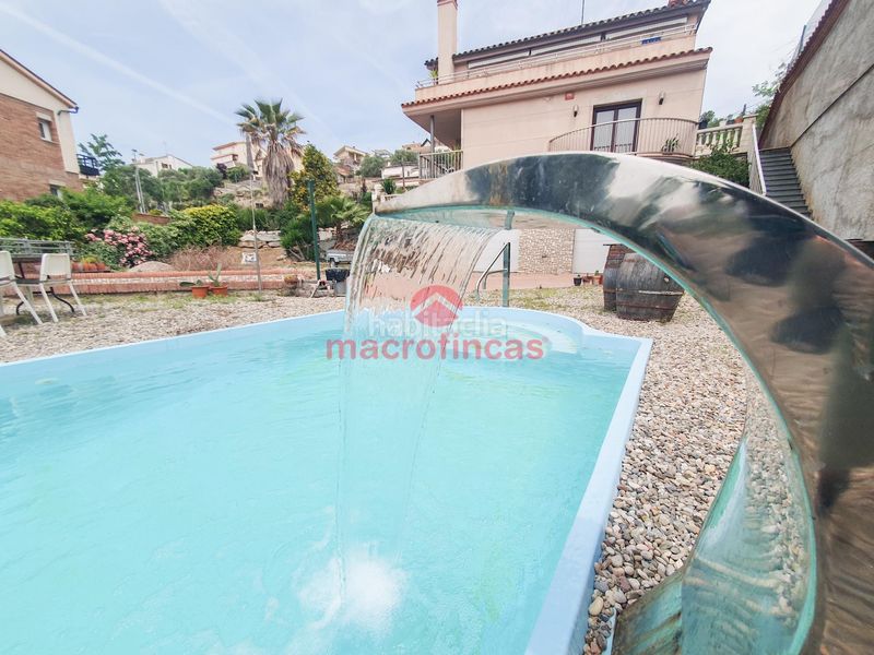 Foto ffa14c16-7c3b-4b05-b238-2e7de86843af. Xalet amb aparcament piscina a Olesa de Montserrat
