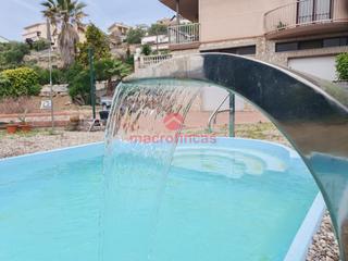 Chalet dans Olesa de Montserrat. Exclusiva casa independiente con ascensor, piscina y dos parcela