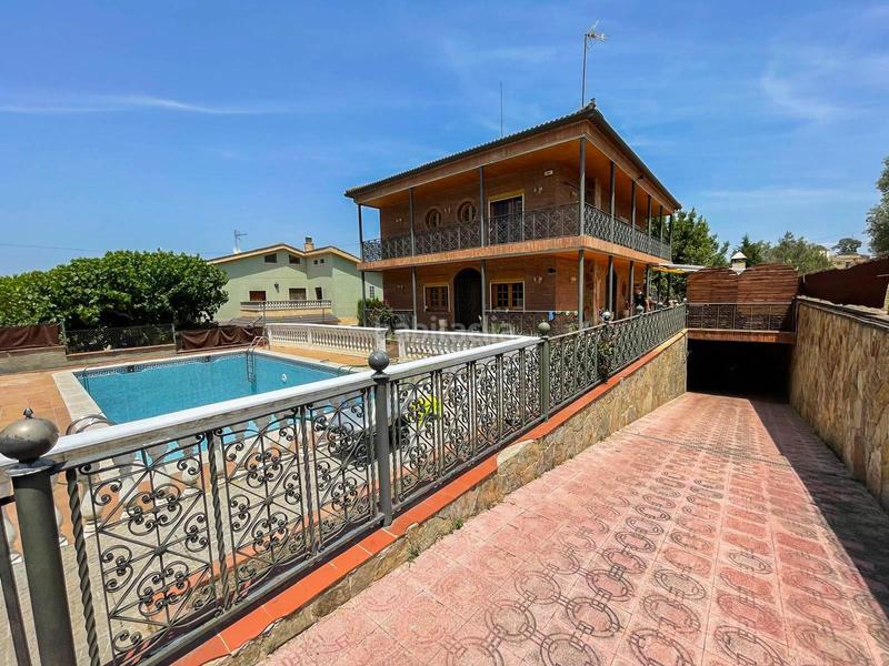 Foto 258d67ee-93df-4267-a671-addaf3f82fa7. Chalet con riscaldamento parcheggio piscina in Masquefa