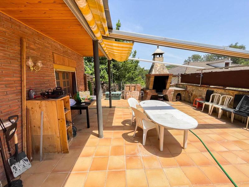 Foto 4ca005c0-c7e7-47e1-ad01-d4e3a592f714. Chalet con riscaldamento parcheggio piscina in Masquefa