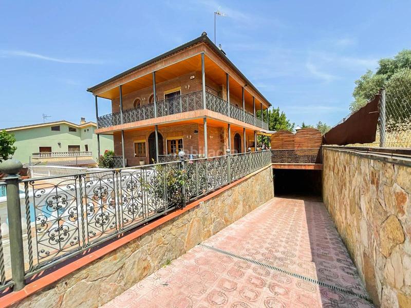 Foto 98aa3c37-4b02-47b3-901c-37d3277bc47b. Chalet con riscaldamento parcheggio piscina in Masquefa