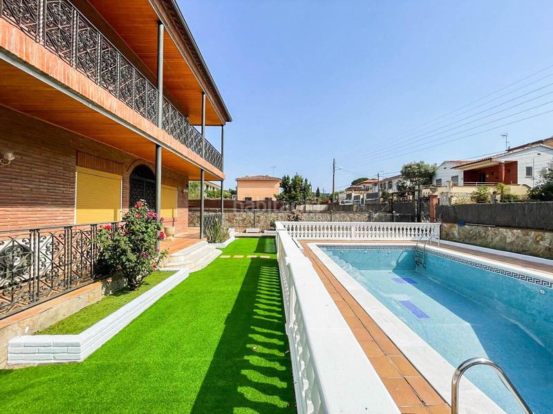 Foto f1009ef3-f813-4d94-bb6e-f4e4cad87f88. Chalet con riscaldamento parcheggio piscina in Masquefa
