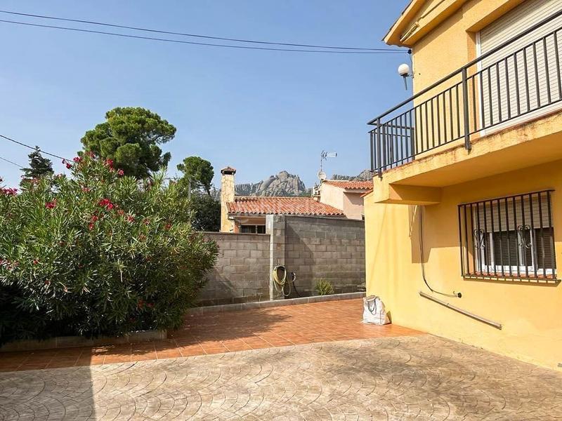Foto 354b0a21-4cde-41b3-a162-4c18ca00e3ca. Chalet preciosa casa a la venta en el bruc urb bruc residencial barcelona en Bruc (El)