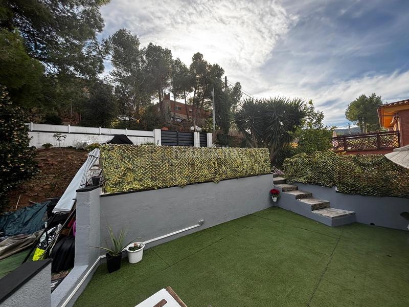 Foto 11a39712-8a8a-4b8d-8ff0-6958f9b09b28. Casa amb aparcament piscina a Castellví de Rosanes