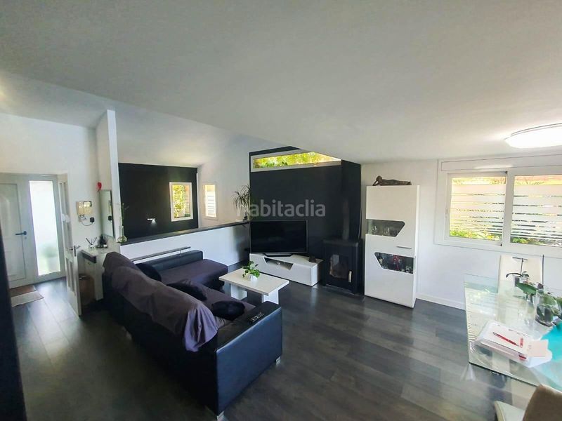 Foto 4173ae23-bd96-4d08-9f64-0f1ae1f9c1d4. Casa amb aparcament piscina a Castellví de Rosanes