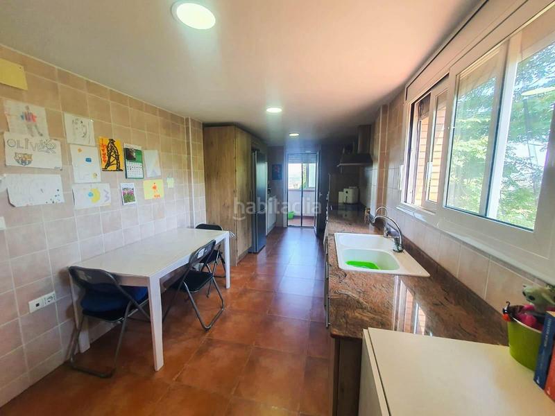 Foto 68b20672-3b7f-418a-8000-131e6293b376. Casa amb aparcament piscina a Castellví de Rosanes