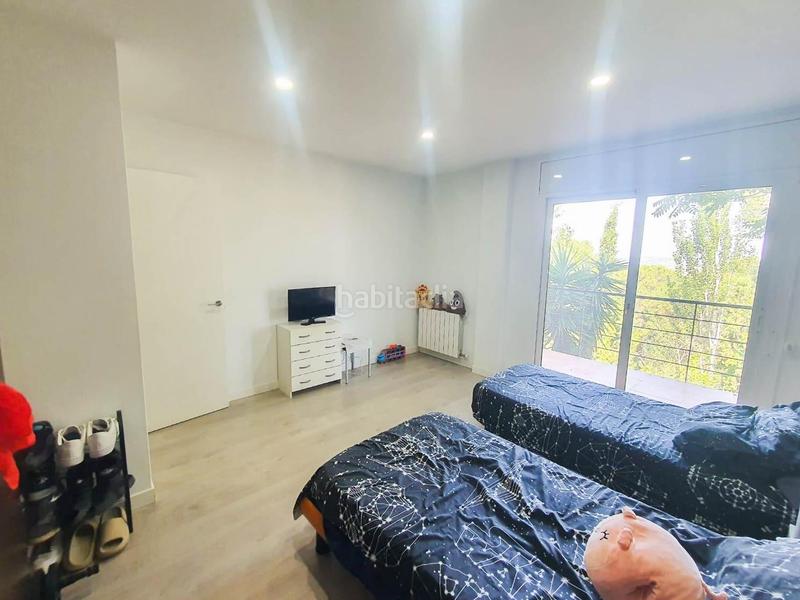 Foto 945f4498-6438-40a0-86bd-48d2c2aac43d. Casa amb aparcament piscina a Castellví de Rosanes