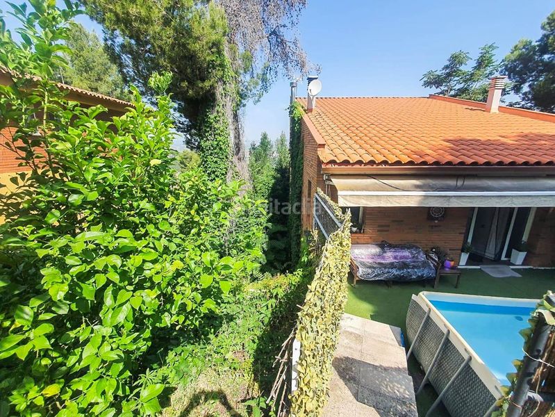 Foto 9e80ae22-45ee-4e89-add5-44a36273de5c. Casa amb aparcament piscina a Castellví de Rosanes