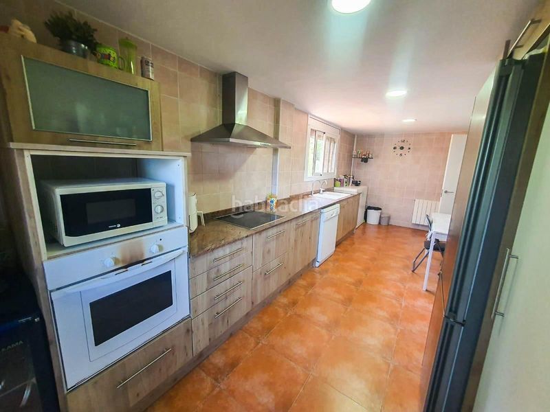 Foto c8a5f74c-7985-498b-92fa-f5acc43ed7dd. Casa amb aparcament piscina a Castellví de Rosanes