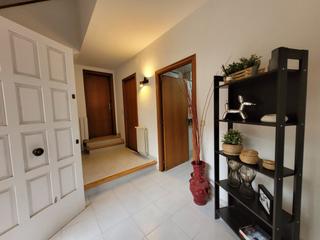 Chalet à Corbera de Llobregat. Chalet independiente  en corbera de llobregat  urbanización casa
