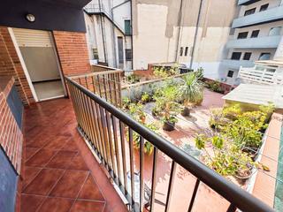 Pis a Centre. Amplio piso en venta en zona el gall  esplugues de llobregat