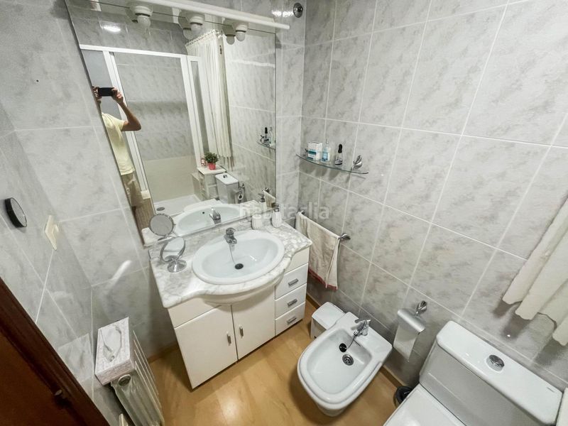 Foto a4c3b9d2-fb4a-4cc8-b190-f242342b21e3. Pis amb calefacció aparcament a Olesa de Montserrat