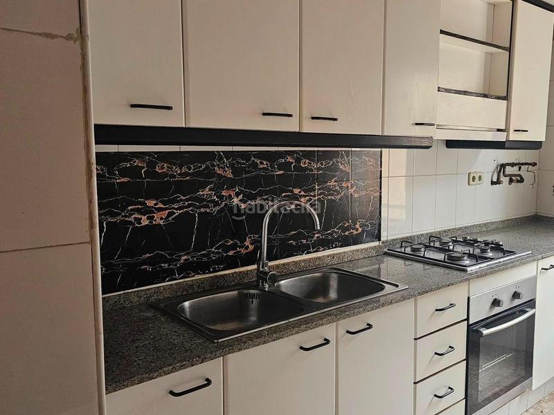 Foto 5bcbd353-c924-4fb3-84fb-dfff6419e6d5. Piso  en venta en Rocafonda, martaró. posibilidad de financiación al 100 en Mataró