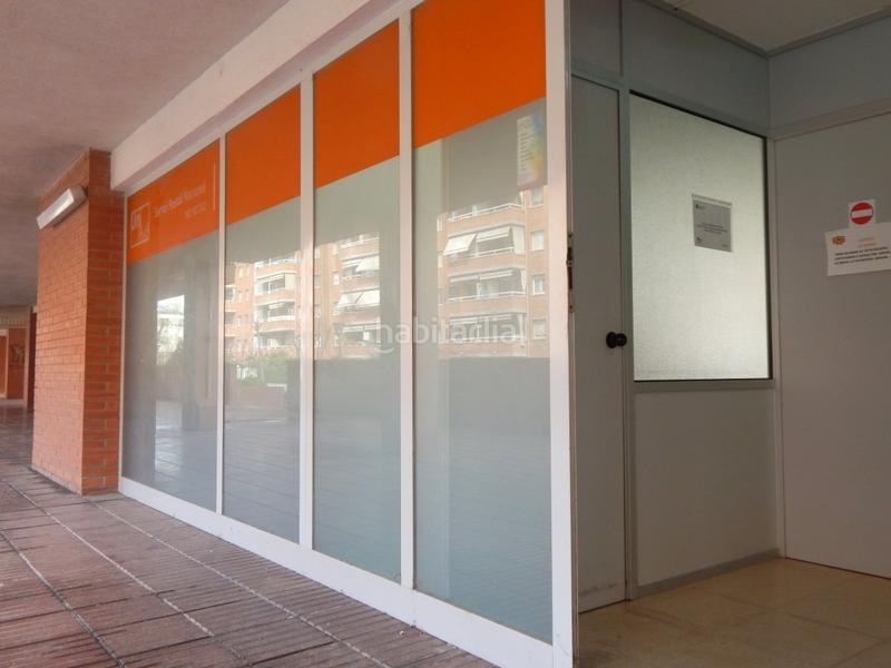 Foto a87619b5-acb3-4650-90d1-04349bb6717f. Lloguer local comercial a Martorell