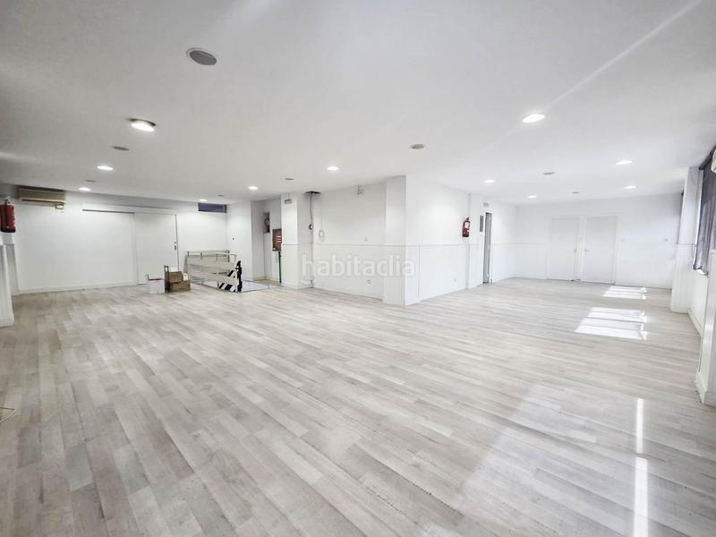 Foto 094c7905-5c34-4d62-a34d-3a921ca8a7db. Edificio  comercial y residencial a la venta en Rubí