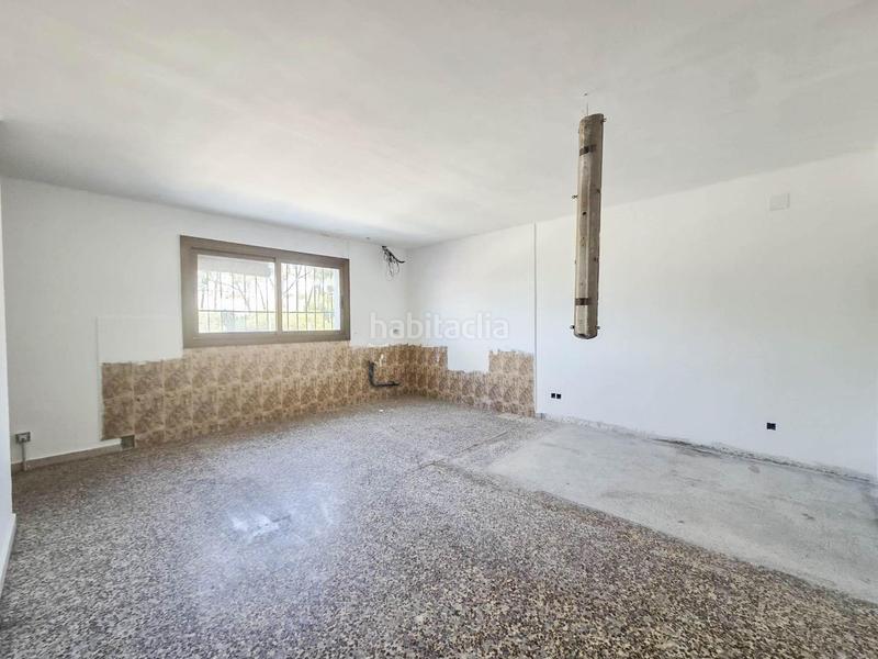 Foto 0c451f40-d41a-411a-b93d-d3d746c394ad. Edificio  comercial y residencial a la venta en Rubí