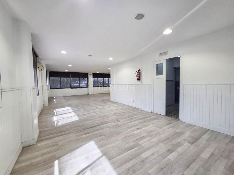 Foto 526100a0-73a3-4e52-8d44-e531fe139ea8. Edificio  comercial y residencial a la venta en Rubí