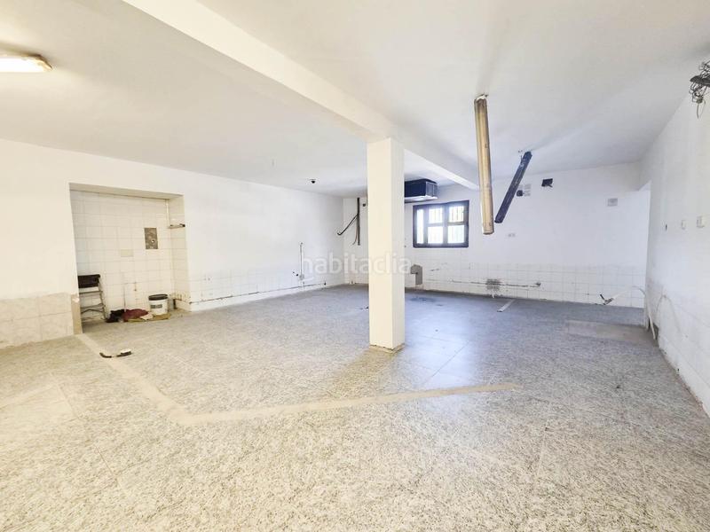 Foto 65564eeb-3bda-4114-a939-9d6d95699202. Edificio  comercial y residencial a la venta en Rubí