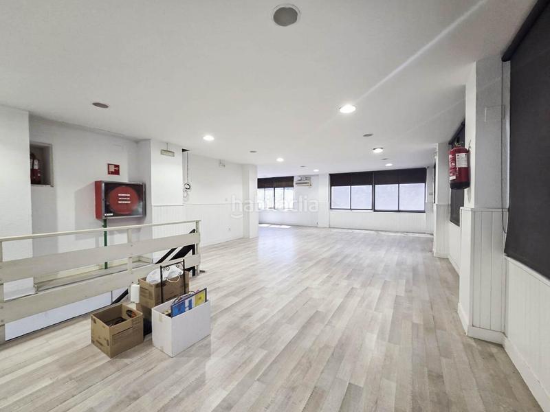 Foto 74122e18-3c2d-41c9-995c-06d0ad975e94. Edificio  comercial y residencial a la venta en Rubí