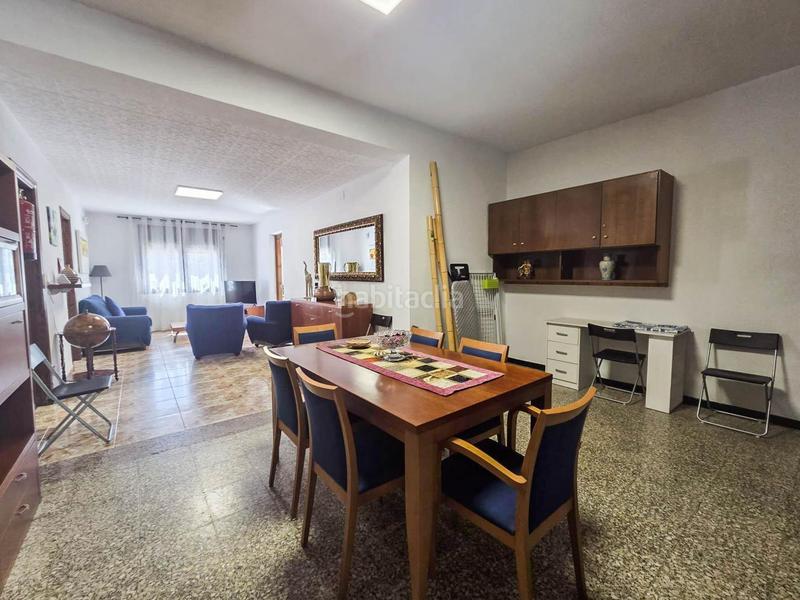 Foto 83b092f8-775c-4775-8cce-59b84c4de361. Edificio  comercial y residencial a la venta en Rubí