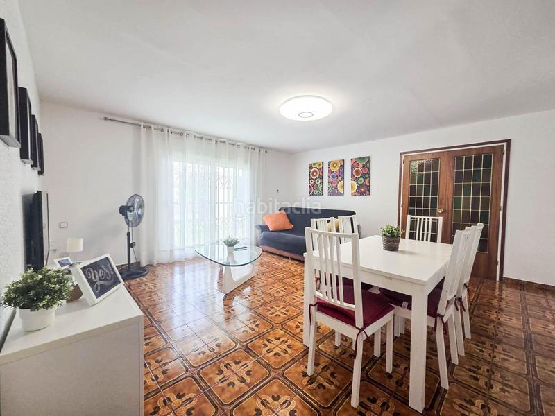 Foto 8ffd69d1-2af6-4479-ab4c-ea15e7f899e6. Edificio  comercial y residencial a la venta en Rubí